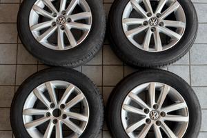 Cerchi Volkswagen Polo r14+pneumatici 185/60R14