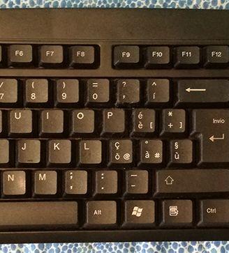 Tastiera per PC [ italiana - 108 tasti - nera ]