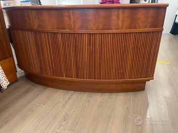 BANCO CASSA E TAVOLO IN LEGNO DI CILIEGIO