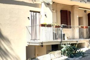 Mombaroccio 3 locali 82 mq. con posto auto e canti