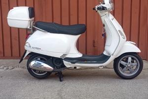 Vespa LX 150