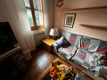 Mobili sala in legno massello