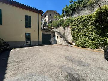 3 LOCALI A PERUGIA