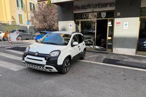 FIAT Panda 1.0 FireFly S&S Hybrid Pandina Cross-