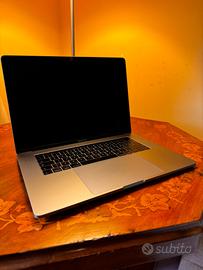 MacBook Pro 15" (2017) - 512GB