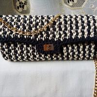 Borsa artigianale elegante all uncinetto