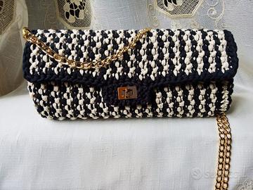 Borsa artigianale elegante all uncinetto