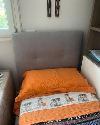 2 letti singoli con contenitore