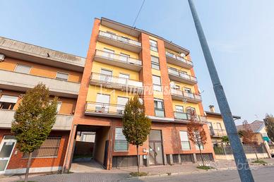 3 LOCALI CON BOX E CANTINA