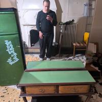 elegante mobiletto con specchio