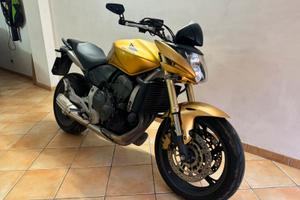 Honda hornet cb600f