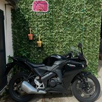 Honda CBR 125 R 2015 - patente A1