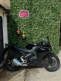 Honda CBR 125 R 2015 - patente A1