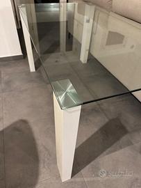 Tavolo da pranzo in vetro