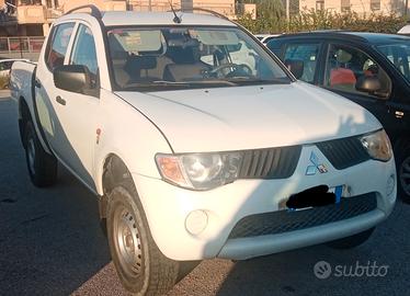 Mitsubishi Seleziona Pick up L 200 4x4 N1 gancio t