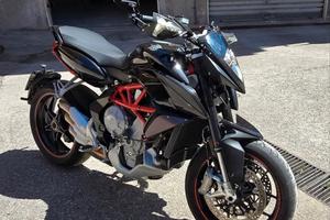 MV Augusta Rivale 800 anno 2016, 18000 km circa 