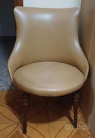 Poltroncina vintage in ecopelle