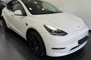 Tesla model y performance 