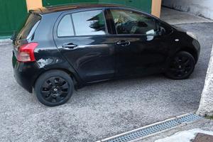 Toyota Yaris Appena 98000km