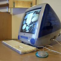 IMac G3 con tastiera e mouse originali