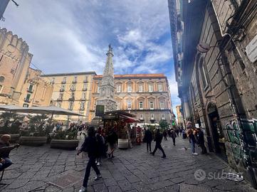 MONOLOCALE A NAPOLI