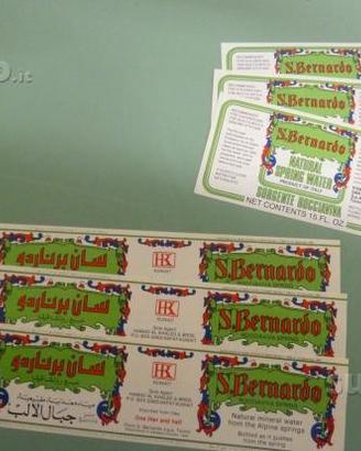 Etichette acqua minerale da collezione