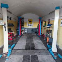 Officina attrezzata per meccanica e gommista