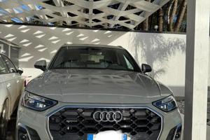 Audi q5 Sline 2021 204cv grigio nardò