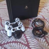 Ps4 pro con due controller