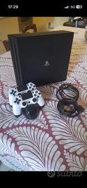 Ps4 pro con due controller