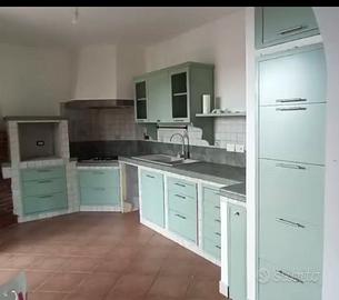 Incassi cucina in muratura + credenza