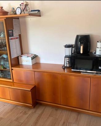 Credenza più vetrina+tavolo 4 sedie piu lampdario