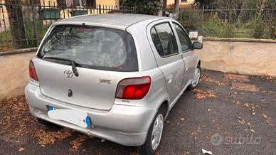 TOYOTA YARIS - 2001