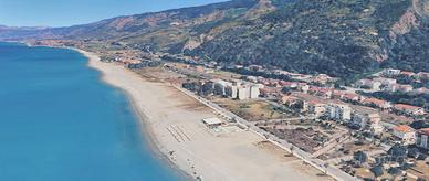 Trilocale ristrutturato fronte mare
