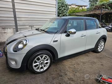 MINI 5P COOPER D BUSINESS