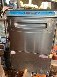 Lavastoviglie professionale