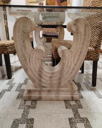Elegante tavolo con sedie