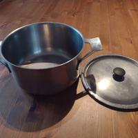 Pentola in acciaio con coperchio IKEA