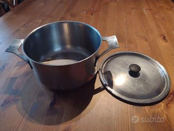 Pentola in acciaio con coperchio IKEA