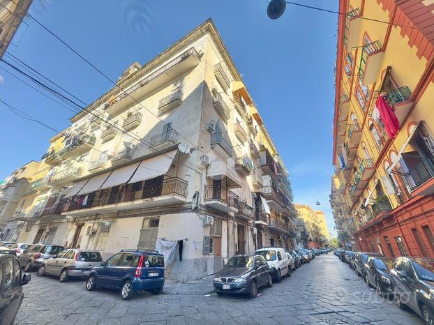 5 LOCALI A NAPOLI