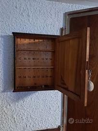 Antico Portachiavi da Muro in Legno numerato