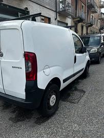 PEUGEOT BIPPER 1.4 HDi 2010 Autocarro DA RIPARARE