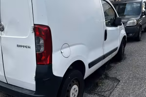 PEUGEOT BIPPER 1.4 HDi 2010 Autocarro DA RIPARARE