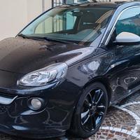 Opel Adam 1.2 70 CV BLACK LINE