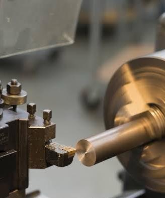 Tornitore Manuale 15 anni di esperienza