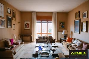 Attico / Mansarda di 670 m² con più di 5 locali a 