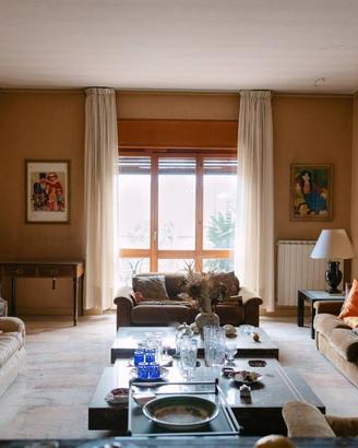 Attico / Mansarda di 670 m² con più di 5 locali a 