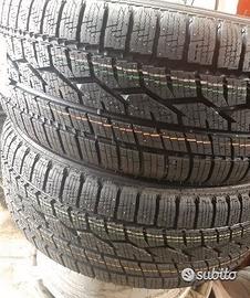 2 pneumatici nuovi invernali 235 45 20 toyo