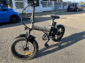 Ebike bicicletta elettrica e pedalata assistita