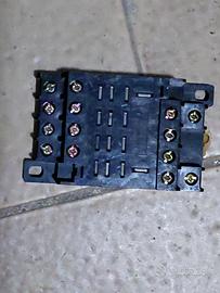 zoccoli porta relais